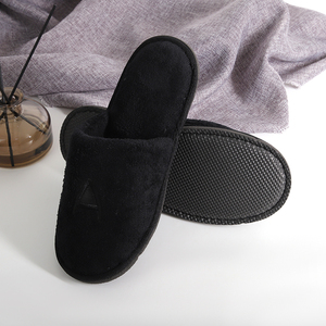 Pantoufles en velours portables de luxe personnalisées avec logo personnalisé OEM jetables et souples pour hôtels et vols de voyage - Product Image 4