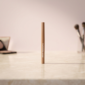 Crayon à lèvres élégant couleur beige cendré scintillant - Product Image 2