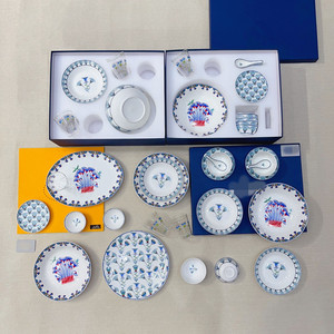 Service de table en porcelaine fine de style européen coloré avec motif végétal, assiette de présentation en céramique - Product Image 2