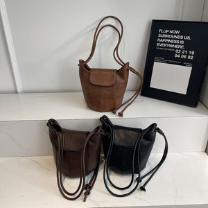 Nouveau design 2026 – <span class=keywords><strong>Sac</strong></span> seau <span class=keywords><strong>vintage</strong></span> en <span class=keywords><strong>cuir</strong></span> PU grande capacité pour femme – <span class=keywords><strong>Sac</strong></span> à bandoulière et fourre-tout tendance - Product Image 4