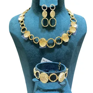 016918 Gold Plated 3PCS Wedding Accessories Texture Jewellery Sets for Women Trendy Dubai Golden Bridal Jewelry Necklace Set