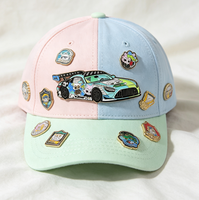 Épingles en métal émaillées personnalisées pour voitures de course, épingles de revers en émail souple pour voitures de course de dessin animé, pour collection de souvenirs et cadeaux