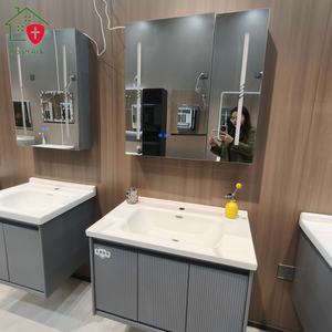 Gabinete de Baño Gris de Tres Puertas con Iluminación LED Monocromática, Antivaho y Espejo Inteligente con Bluetooth - Product Image 5