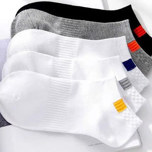 Nouvelles <span class=keywords><strong>chaussettes</strong></span> pour femmes <span class=keywords><strong>de</strong></span> haute qualité, populaires et mignonnes, <span class=keywords><strong>lot</strong></span> <span class=keywords><strong>de</strong></span> <span class=keywords><strong>chaussettes</strong></span> courtes pour femmes avec logo personnalisé accepté - Product Image 3