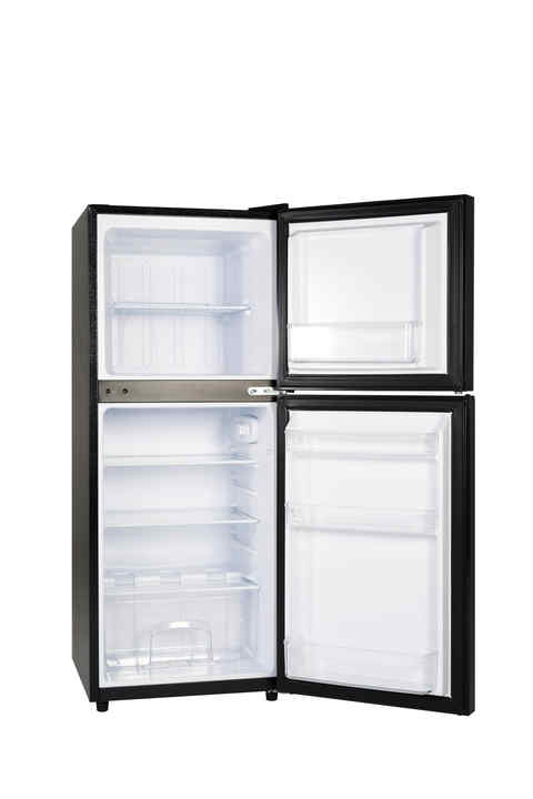 New conditions for BCD-138 frost-free top-mounted refrigerators with stainless steel doors and electric compressors for home and hotel use.