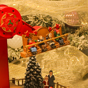 Carrusel de Navidad Musical hecho a mano, paseo en péndulo LED, caja de música artesanal de resina de pueblo nevado animado de plástico - Product Image 4
