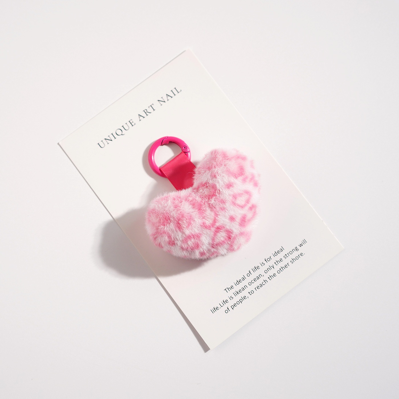 Porte-clés pompon coeur rouge