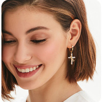 Boucles d'oreilles pendantes en forme de croix et couronne, entièrement serties de diamants, en cristal, bijoux pour femmes, cadeau de Saint-Valentin