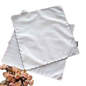 Pañuelo <span class=keywords><strong>de</strong></span> <span class=keywords><strong>Novia</strong></span> Personalizado al por Mayor con Bordado Personalizado, Toalla con Monograma <span class=keywords><strong>de</strong></span> Boda, Borde Festoneado, Servilleta para Damas - Product Image 5