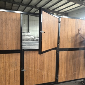 كشك خيزران أمامي للخيول مع باب خشبي مجلفن داتش مستقر لركوب الخيل واستخدام حظيرة المدرسة - Product Image 4