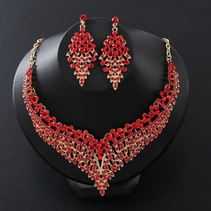 European American Popular Vintage Gold Plated Women's <b>2</b>-<b>piece</b> Necklace <b>Set</b> Leaves Flowers Exaggerated Jewelry for Wedding Party - Product Image 1