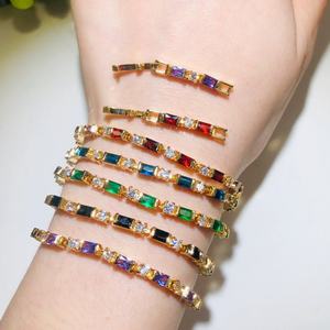 Pulsera de Zirconia para Mujer, Joyería de Acero Inoxidable Color Dorado, Estilo Tenis con Cristales Baguette y Redondos, Cierre Ajustable - Product Image 4