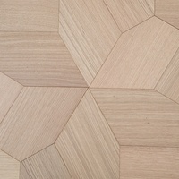 Plancher en bois de parquet en chêne blanc clair, motif irrégulier incurvé, panneau mural de fond, planchers en bois d'ingénierie
