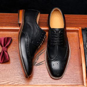 High-Quality Classic Design English Brogue Handmade Men's Business and Fashionable Wedding Shoes Custom-Made <b>by</b> Hand - Product Image 3