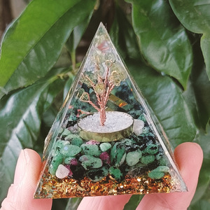 Pirámide de Cristal con Piedras, Adorno de Resina Epoxi para Escritorio, Decoración para Acuario, Árbol de Olivo, Joya Roja y Verde, Regalo Ecológico - Product Image 4