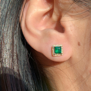 อาซูโอ 18K เครื่องประดับทองคำแท้ ทองคำแท้สีเหลือง ประดับมรกตธรรมชาติ เพชรแท้ ต่างหูทรงสี่เหลี่ยม ของขวัญสำหรับสุภาพสตรี สวมใส่ได้ทุกวัน - Product Image 6