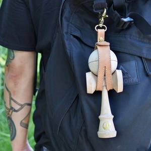 נייד pu <span class=keywords><strong>kendama</strong></span> בעל מיומנות צעצועים הצמד הגנה מגן Janpan עור <span class=keywords><strong>kendama</strong></span> בעל <span class=keywords><strong>kendama</strong></span> מבוגר ספורט ילד חרב צעצוע - Product Image 3