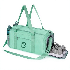 2025, diseño personalizado, equipo de gimnasio para hombres de alta calidad, bolsas deportivas de lona, precio al por mayor, bolsas de lona de viaje hechas en Pakistán - Product Image 1