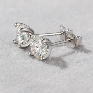 ต่างหูโมอิสซาไนต์ VVS ขายส่ง แบบคลาสสิก 4 กรงเล็บ ทรงกลม เงินแท้ 925 สำหรับผู้หญิง เครื่องประดับหรูหรา - Product Image 3