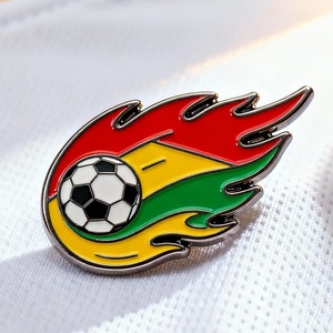 Muss feurige Fußball brosche greifen, das ultimative Fan-Zubehör - Product Image 1