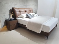 Lit en cuir véritable brun clair de la série Guste, meubles de chambre à coucher de luxe pour la maison et l'hôtel