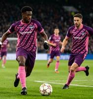 Ensemble Maillot et Short de Football Personnalisé pour Homme 100% Polyester Respirant Séchage Rapide Impression Numérique Nom d'Équipe Personnalisé Vêtements d'Été