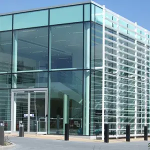 工厂价格认证认可的商业建筑用10毫米厚钢化玻璃玻璃