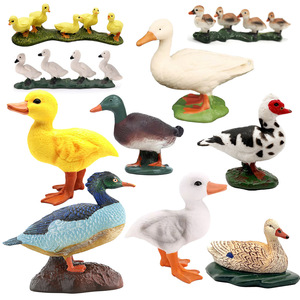 Modèles d'animaux de ferme simulés en PVC pour l'exportation, Série Canards : Canards femelles à tête verte, blancs et jaunes, couleur sable d'automne - Product Image 1