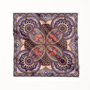 Écharpe personnalisée sur mesure avec votre propre design pour les maisons de mode haut de gamme, impression d'écharpes personnalisées qui incarnent toujours le luxe et l'exclusivité - Product Image 1