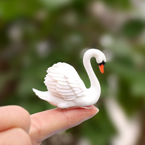 Fai da te casa delle bambole giocattolo in miniatura figurina animale simulato auto sabbia tavolo decorazione paesaggistica <span class=keywords><strong>cigno</strong></span> <span class=keywords><strong>nero</strong></span> - Product Image 1