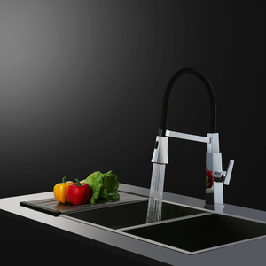 Rubinetto da <span class=keywords><strong>cucina</strong></span> montato sul ponte corpo cromato tubo <span class=keywords><strong>nero</strong></span> flessibile Pull Down spruzzatore <span class=keywords><strong>miscelatore</strong></span> da <span class=keywords><strong>cucina</strong></span> rubinetto lavello rubinetto dell'acqua - Product Image 3