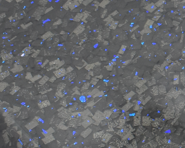 Carbone et bleu forgés