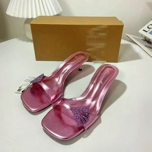 Nuovo 2025 stile francese estate tacco sottile punta quadrata strass cinturino perla di <span class=keywords><strong>mare</strong></span> fibbia blocco <span class=keywords><strong>sandali</strong></span> con tacco per donna - Product Image 1