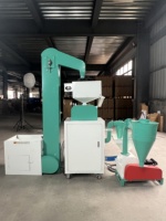Une petite machine de décorticage et de fraisage de riz domestique pour le décorticage du riz paddy.