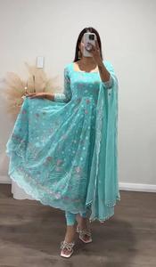 Nuevo vestido de diseñador Ropa de fiesta Look Nuevos colores Faux Georgette con Secuencia de bordado Trabajo con mangas completas a precio mayorista - Product Image 2