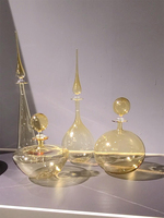 Ensemble d'objets décoratifs en verre soufflé à la main de style babylonien bleu Klein, formes uniques, flacon d'apothicaire pour la maison et centre de table de mariage