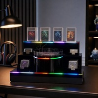 Support d'affichage rotatif en acrylique pour cartes à collectionner avec éclairage LED RGB personnalisé, vitrine de rangement pour cartes de jeu TCG et cartes sportives