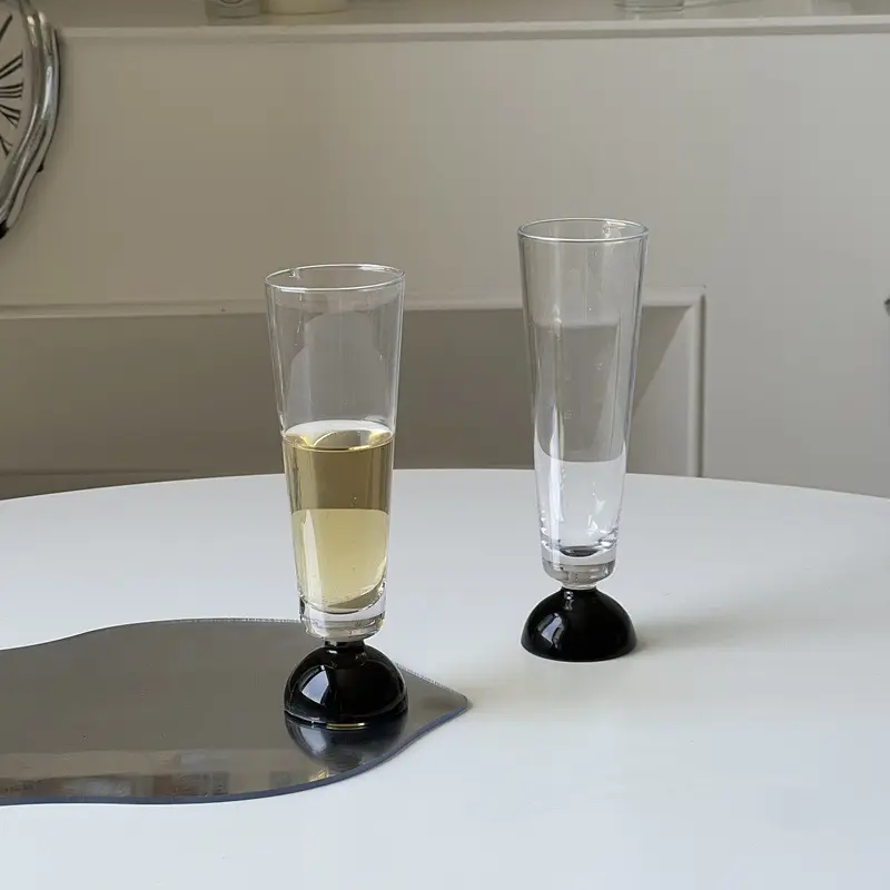 ブラックベースヴィンテージシャンパンフルートクリエイティブスニッフィンググラス赤ワインウイスキーカクテルグラス小容量