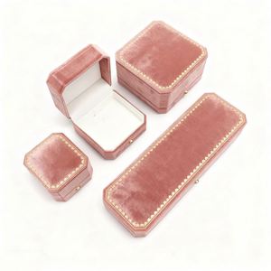 Boîte à bagues en papier recyclable personnalisée de haute qualité avec logo en relief pour bijoux de marque, étui de voyage, cadeau, bougie de beauté - Fabriquée à partir de matériaux recyclés - Product Image 1