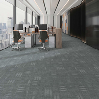 Dalles de moquette murale en nylon imprimées, durables et faites à la main, couleur crème élégante, pour bureaux, vendues au mètre carré