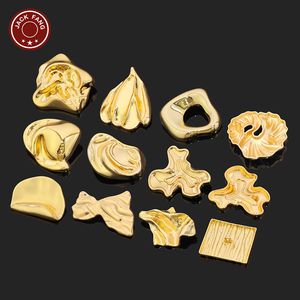Botones de Metal con Forma Irregular Personalizados de Button Factory, Botones Elegantes Dorados con Logotipo Grabado para Accesorios de Ropa - Product Image 3