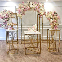 Toile de fond en arche en métal doré personnalisée avec support pour ballons, arche à fleurs, fond de scène pour événements de mariage