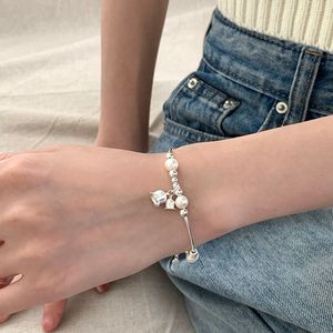 สร้อยข้อมือเงินแท้ S925 ประดับมุกเทียมและดีไซน์ดอกลิลลี่ออฟเดอะแวลลีย์สำหรับผู้หญิงสวมใส่ทุกวัน - Product Image 3