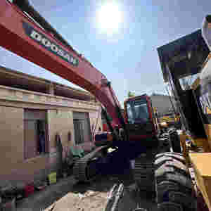 Doosan DX225 Marteau d'occasion 20 tonnes Hitachi/Komatsu/Hyundai/Volvo Pelle pelleteuse d'occasion certifiée EPA/CE - Product Image 4