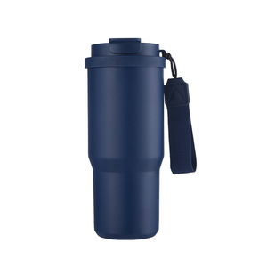 Gobelet portable 25OZ en gros avec sangle de transport, couvercle à bec rabattable, double couvercle <span class=keywords><strong>2</strong></span>-en-1 pour boisson avec orifice pour paille et bec verseur, logo personnalisé - Product Image 1