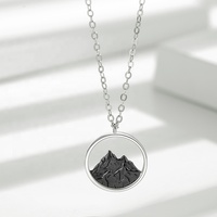 Yinshiqi Collier chaîne à maillons plaqué or rhodié 18 carats, tendance, OEM, avec pendentif pièce de monnaie couple, motif vague creuse et montagne, pour fêtes et anniversaires