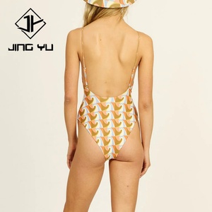 Maillot de bain une pièce imprimé d'été à découpes tendance, col halter, personnalisé en polyester - Product Image 3