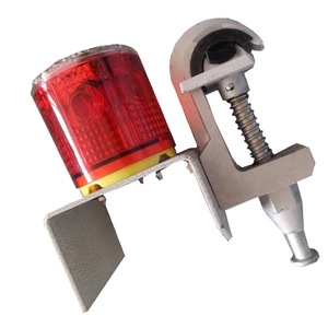 Feu de signalisation solaire KL5094 0,4W LED rouge IP65 à montage sur poteau - Product Image 1