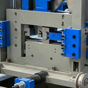 Máquina de acero <span class=keywords><strong>c</strong></span> z u <span class=keywords><strong>purlin</strong></span> para rollos en frío, estructura de acero, máquinas de purina - Product Image 3