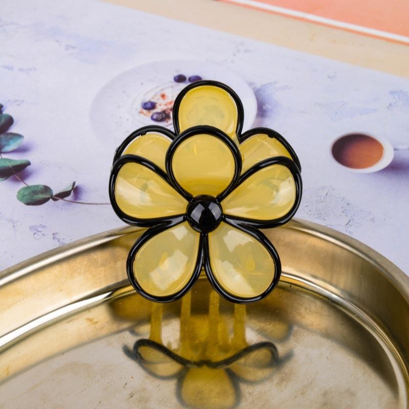 สีเหลือง